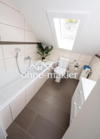 Badezimmer mit Badewanne