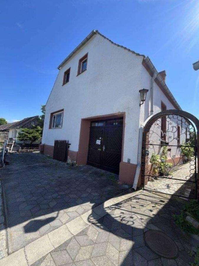 Eingang und Garage