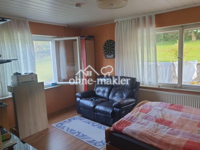 1.OG Schlafzimmer 1