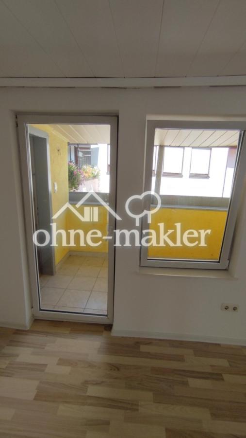 Zugang Balkon von Wohnzimmer