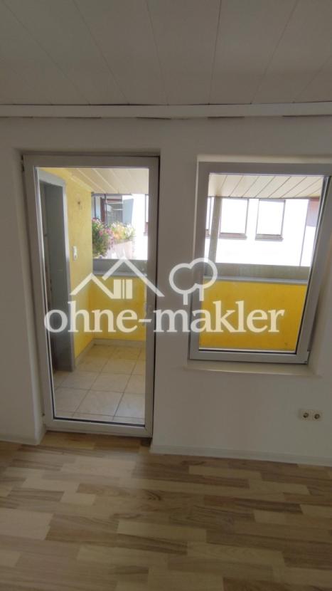 Zugang Balkon von Wohnzimmer
