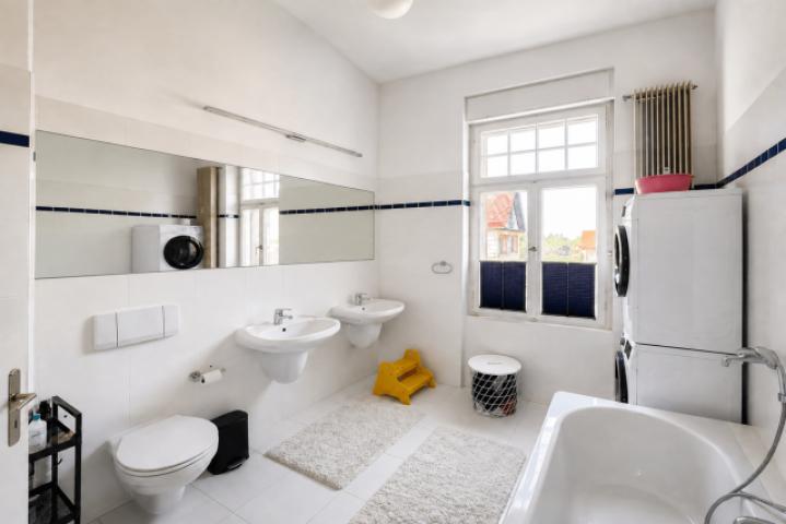 Badezimmer mit Badewanne