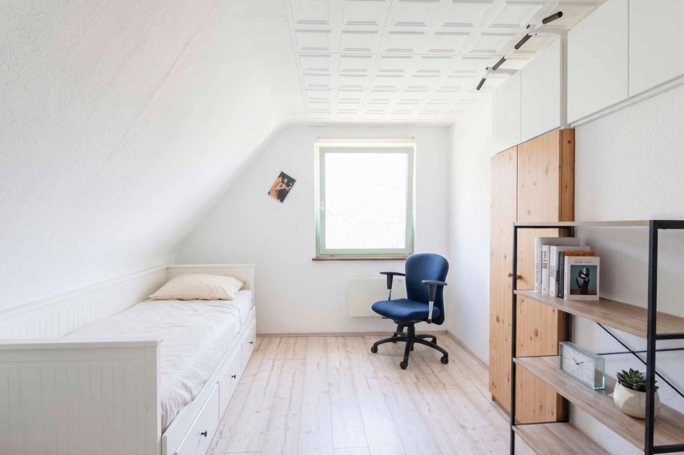 Schlafzimmer DG