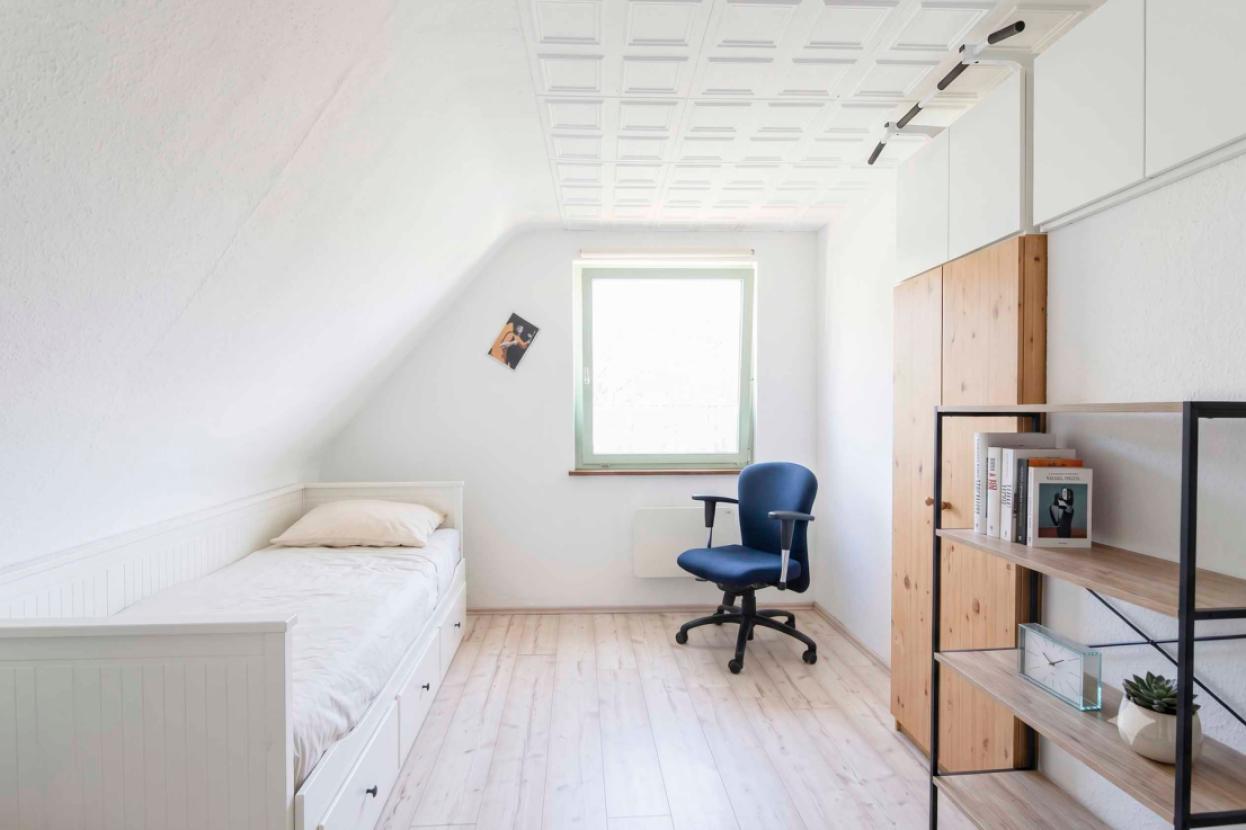 Schlafzimmer DG