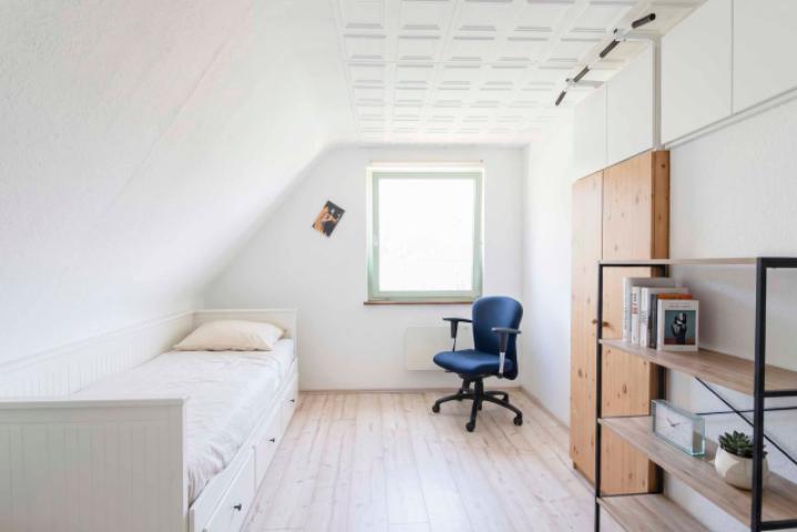 Schlafzimmer DG