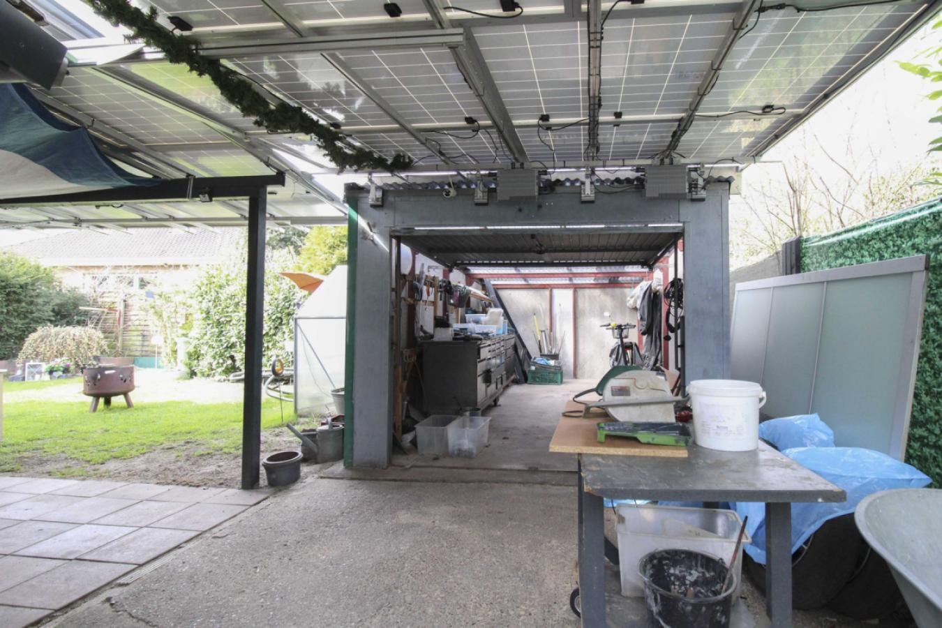 08 Garage