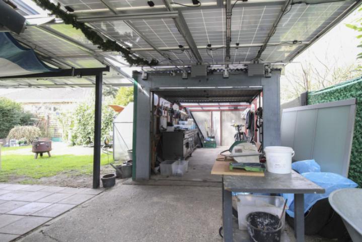 08 Garage