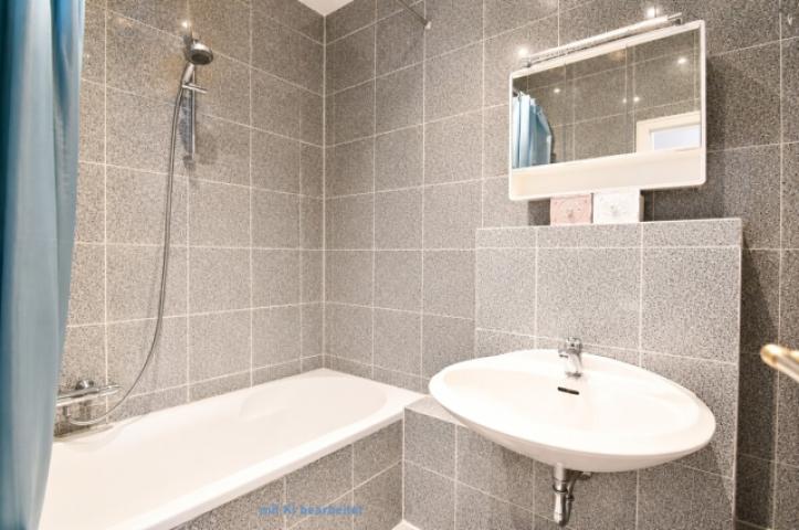 Bad mit Wanne