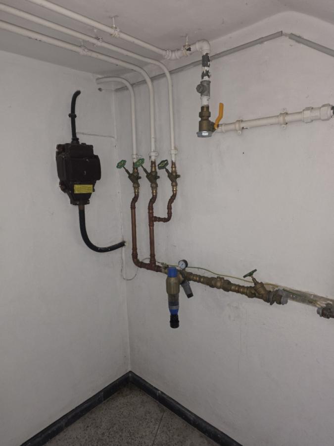 Hausanschluss  Strom und Gas