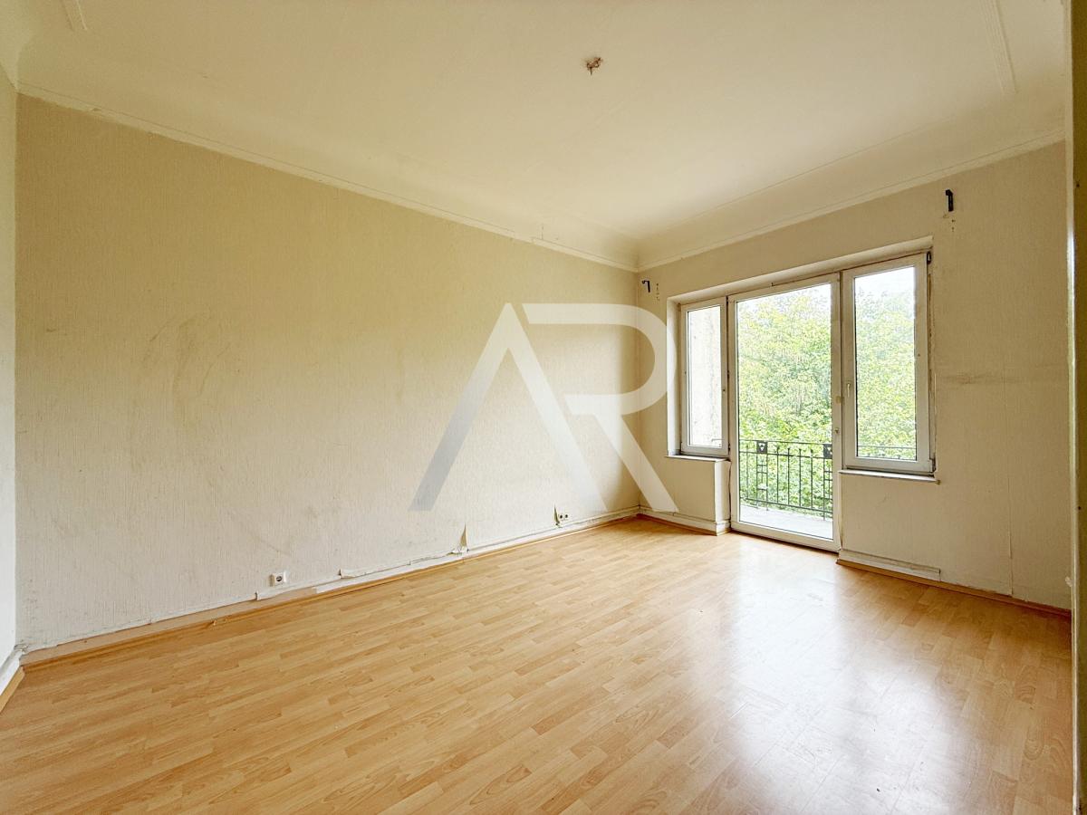 Zimmer mit Balkon