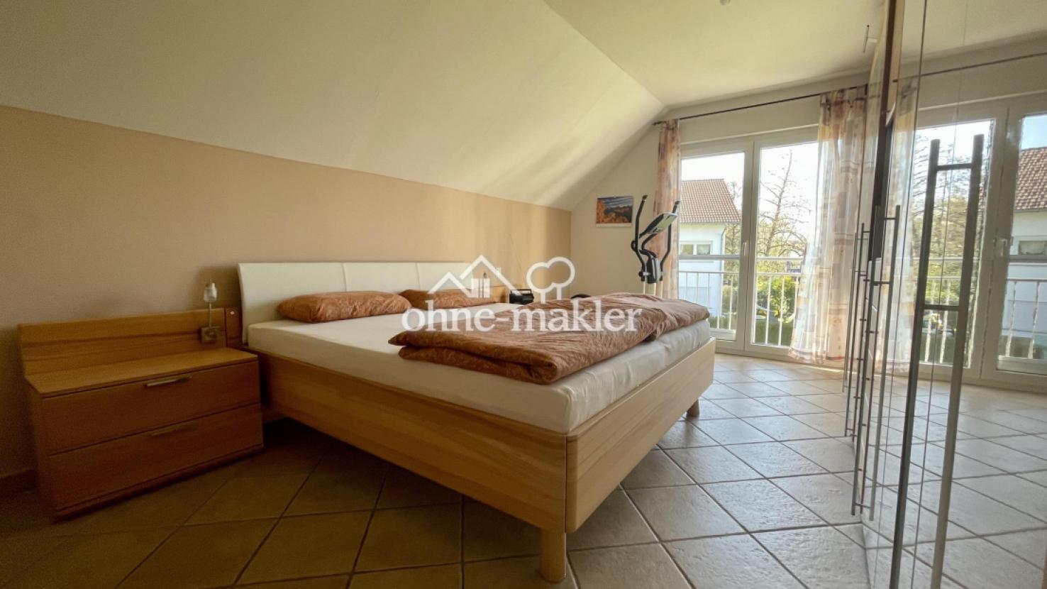 Schlafzimmer 1