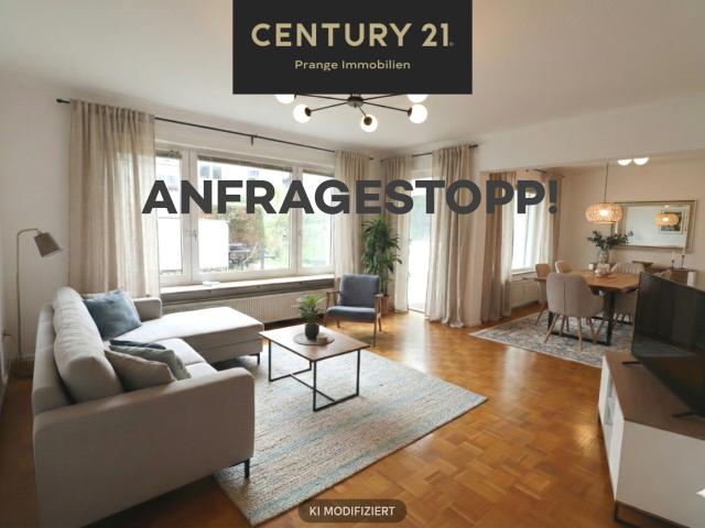 Wohn-Esszimmer , KI-verändert