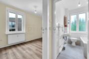 Wohnbereich mit Badezimmer