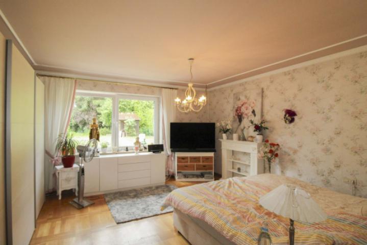 Schlafzimmer EG