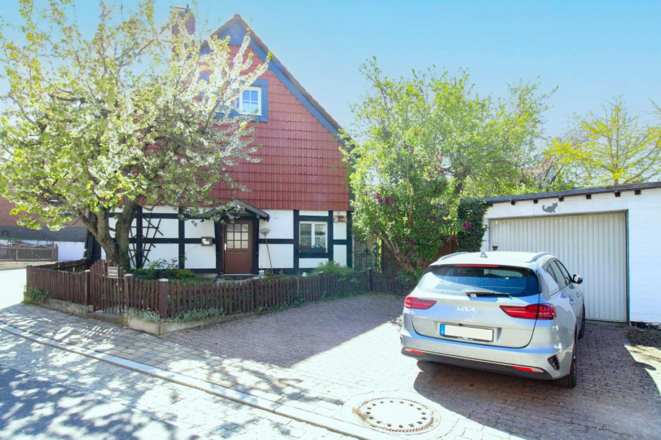 Außenansicht inkl. Garage