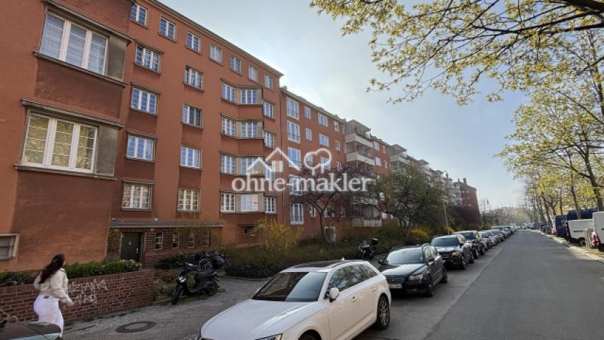 Ruhige Seitenstrasse