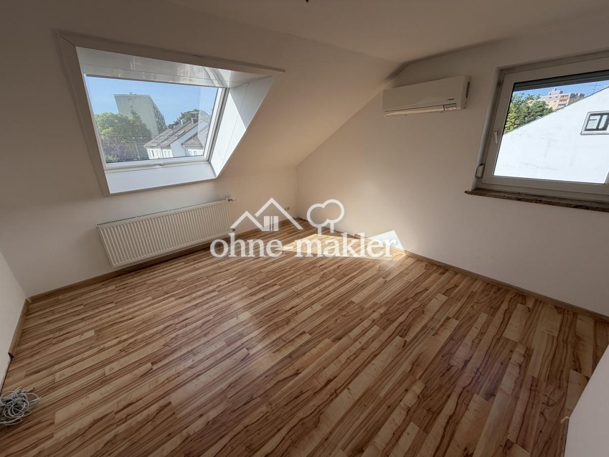 Wohnzimmer DG
