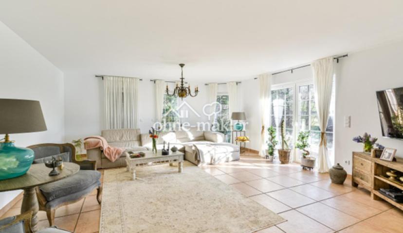 Großes Wohnzimmer