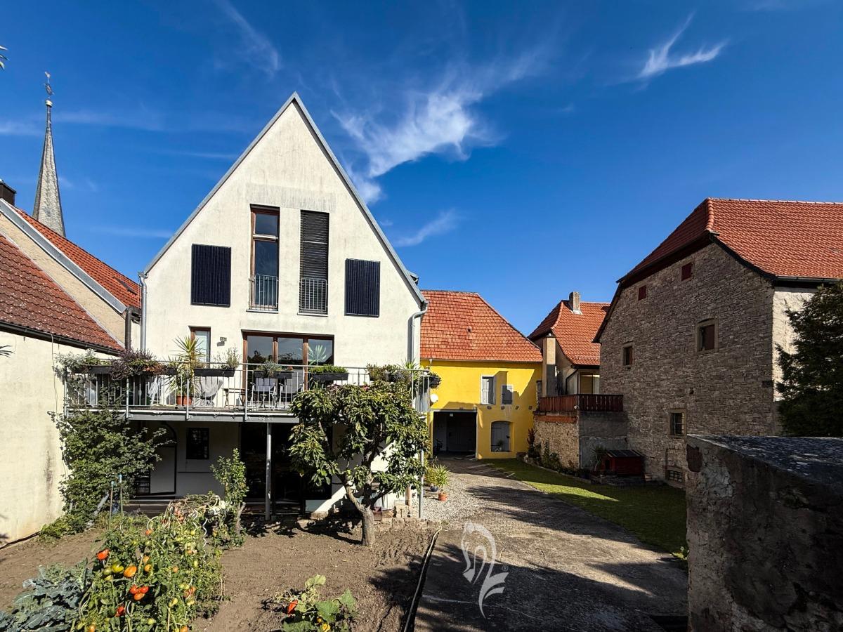 Innenhof mit Neubau
