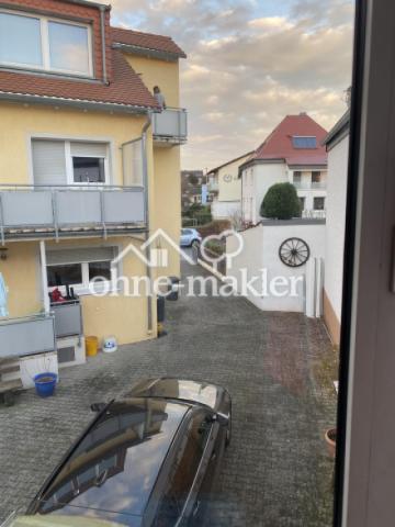 Blick auf Hof/Einfahrt