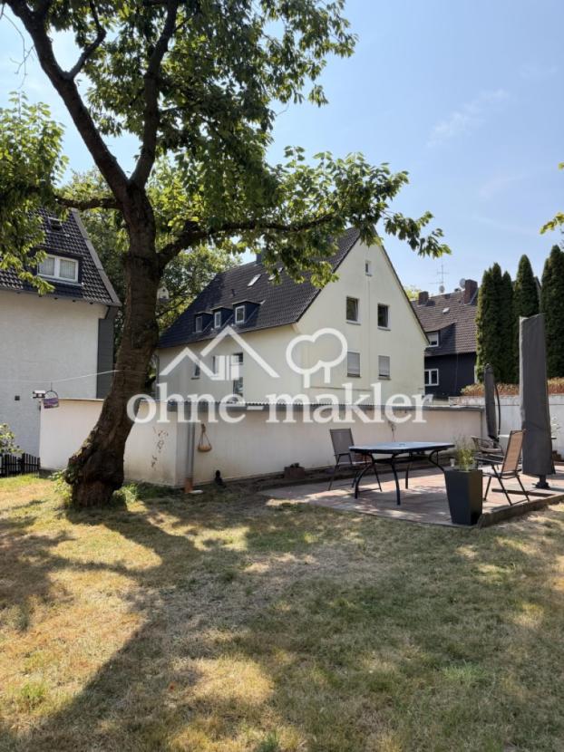 Gartenterasse + PKW-Garage