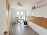 Arbeits- oder Kinderzimmer 