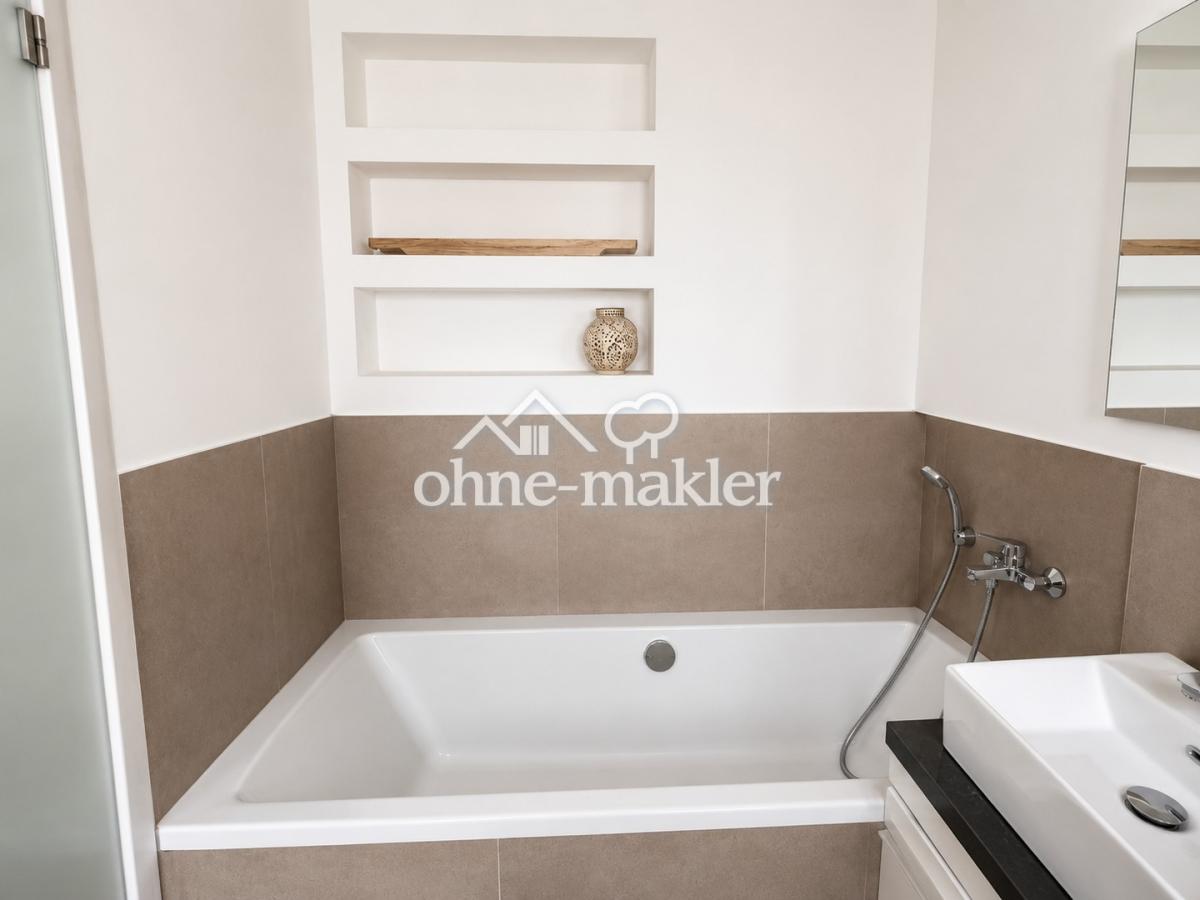 2. Bad mit Badewanne