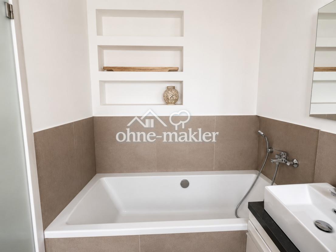 2. Bad mit Badewanne