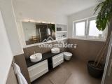 Warmes Bad am Schlafzimmer 