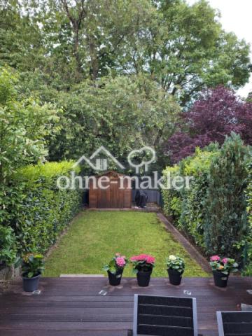 Garten mit Gartenhäuschen