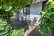kleine Terrasse im Westen