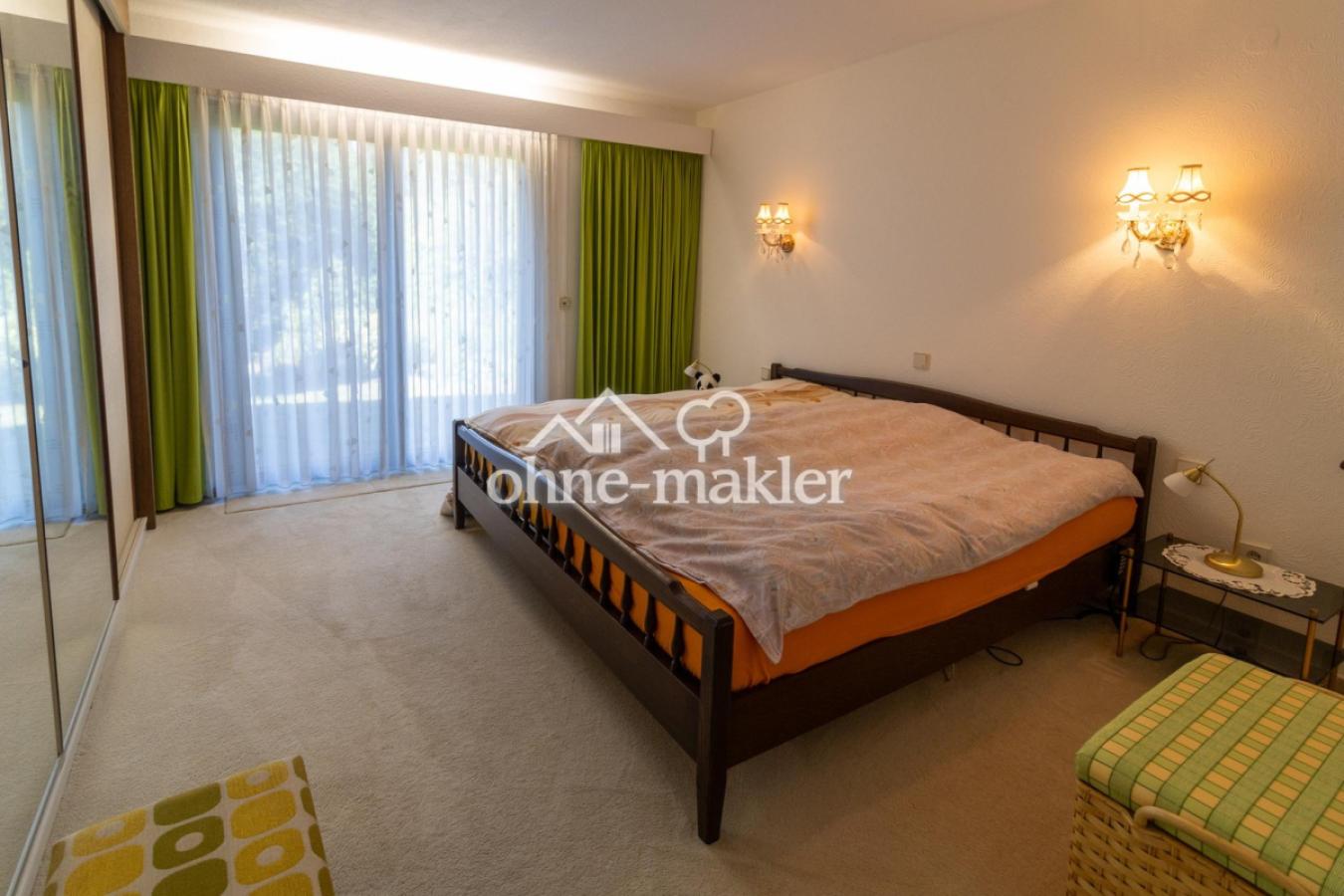 Schlafzimmer mit Gartenzugang