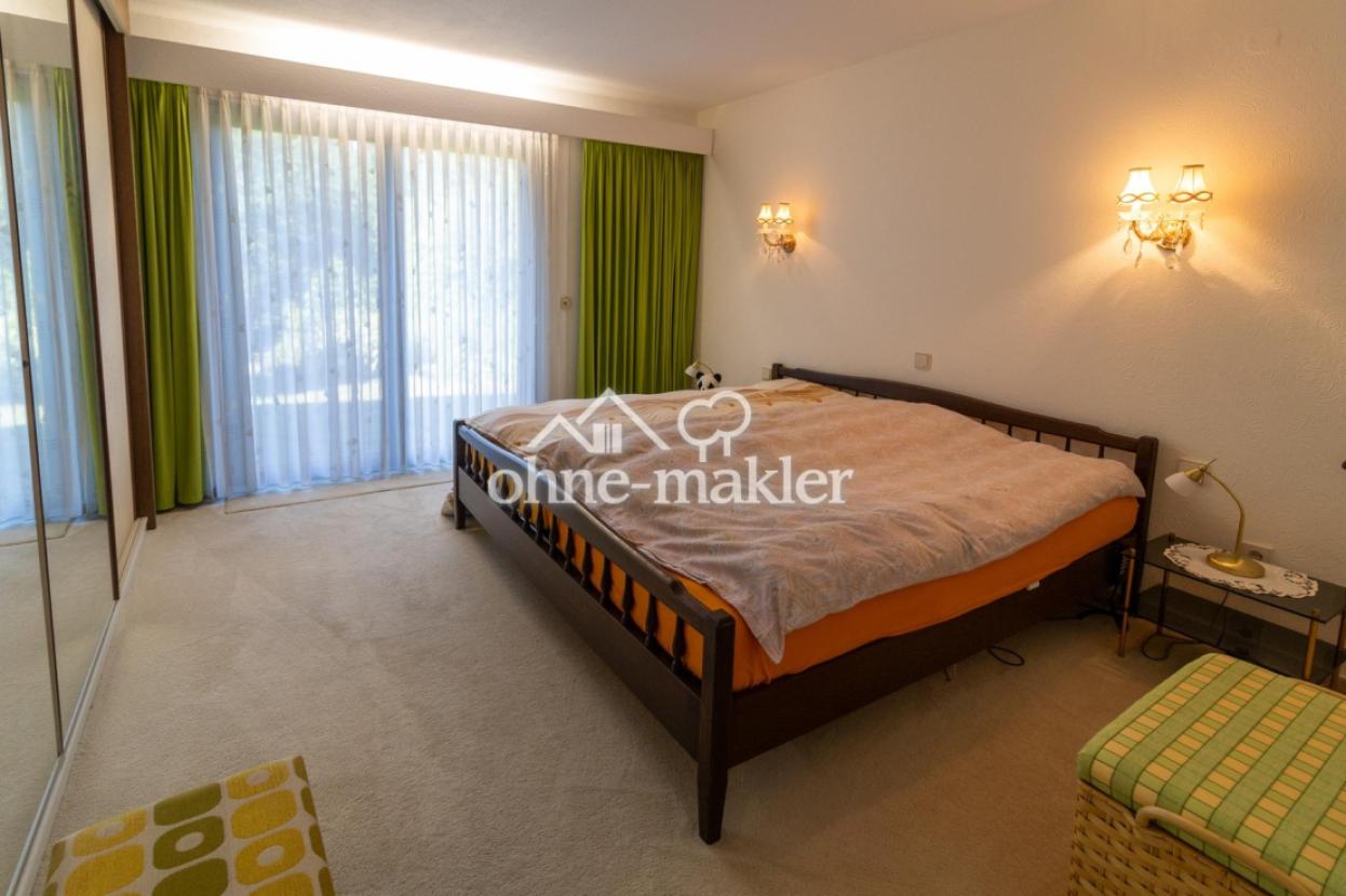 Schlafzimmer mit Gartenzugang