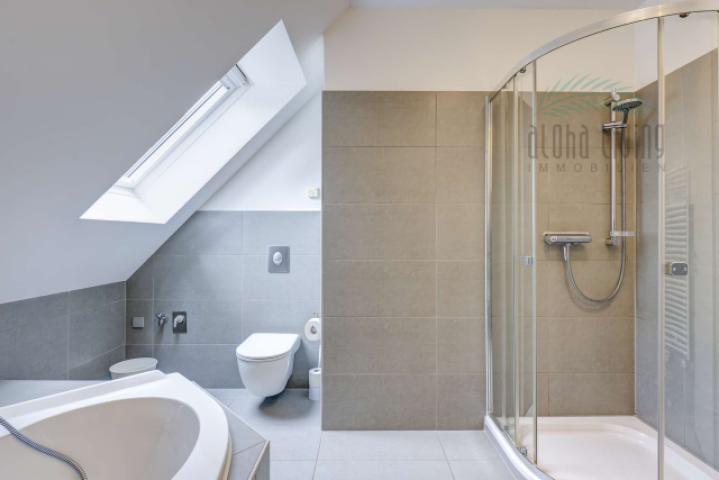 Badezimmer (OG, HH)