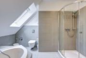 Badezimmer (OG, HH)