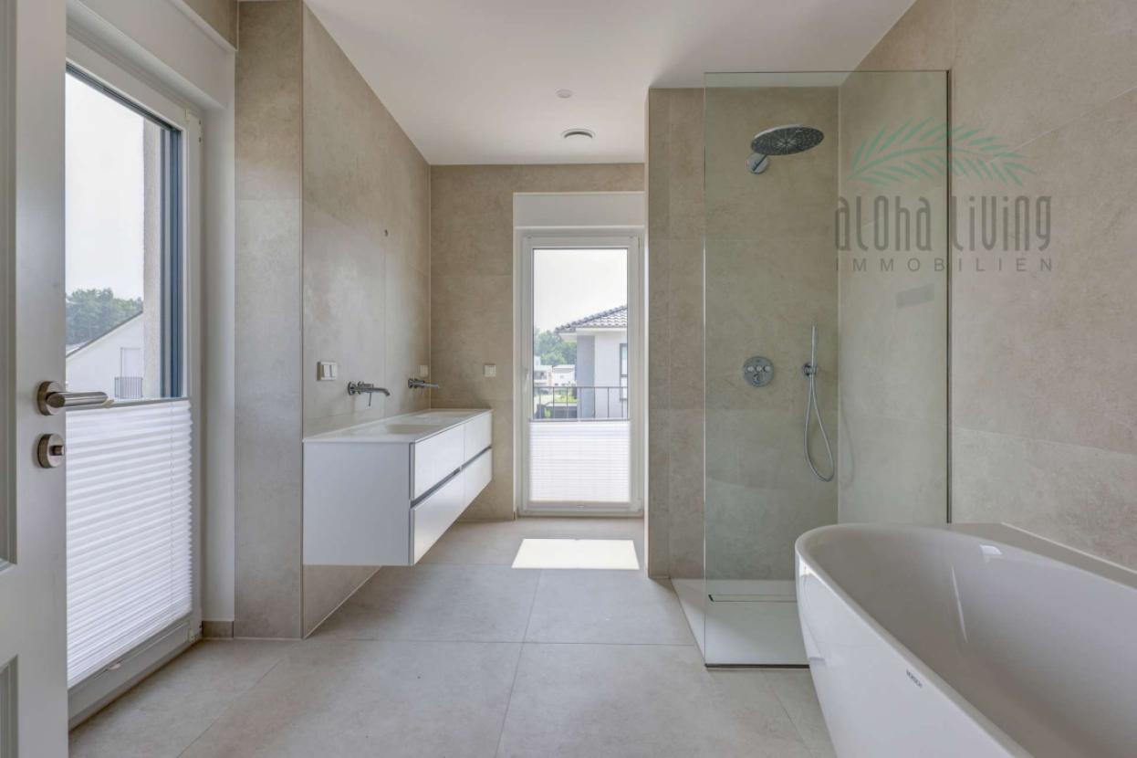 Badezimmer (OG)