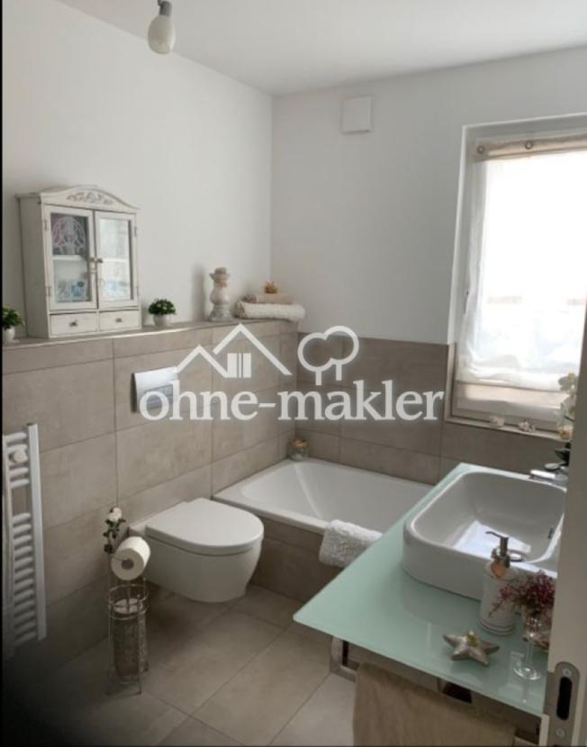 Badezimmer mit Badewanne