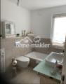 Badezimmer mit Badewanne