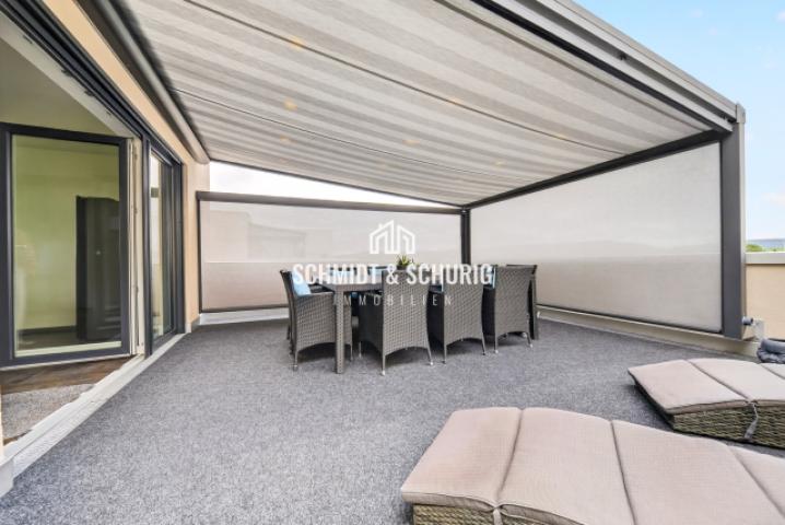 Dachterrasse mit Beschattung