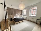 Großes Schlafzimmer