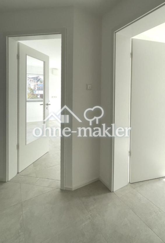 Blick vom Flur in Wohnzimmer