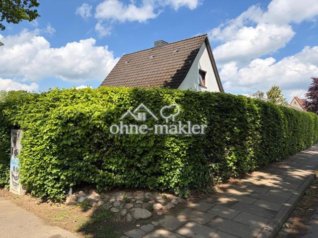 Blich zum Haus, Straßenecke