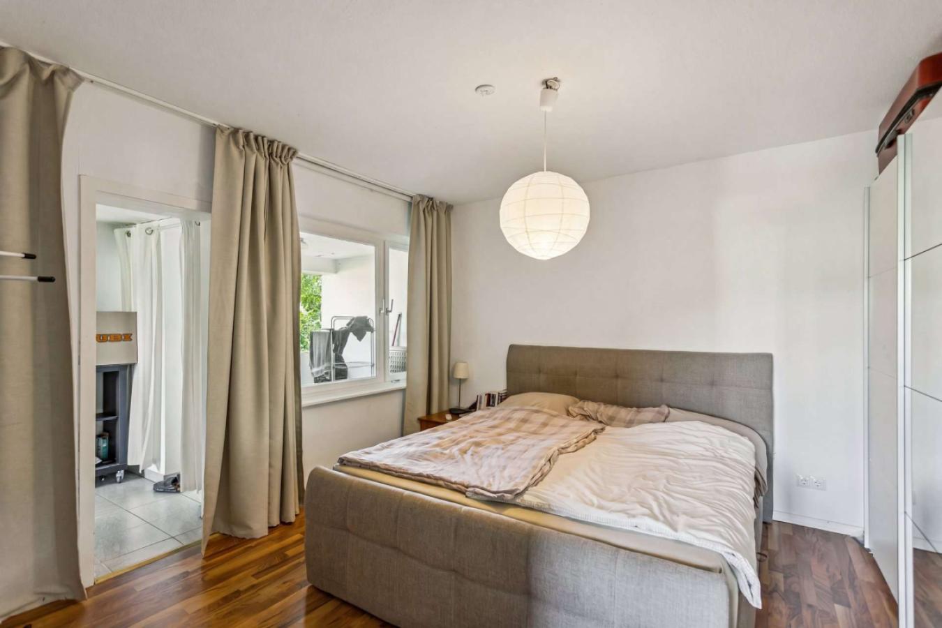 Schlafzimmer o.l.