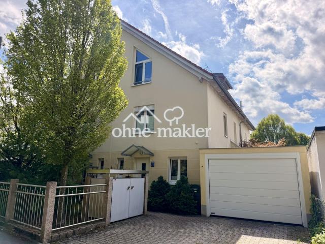DHH mit Garage und Stellplatz
