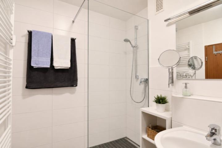 Modernes Badezimmer