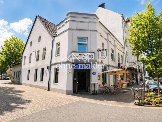 Eckansicht mit Gastronomie 