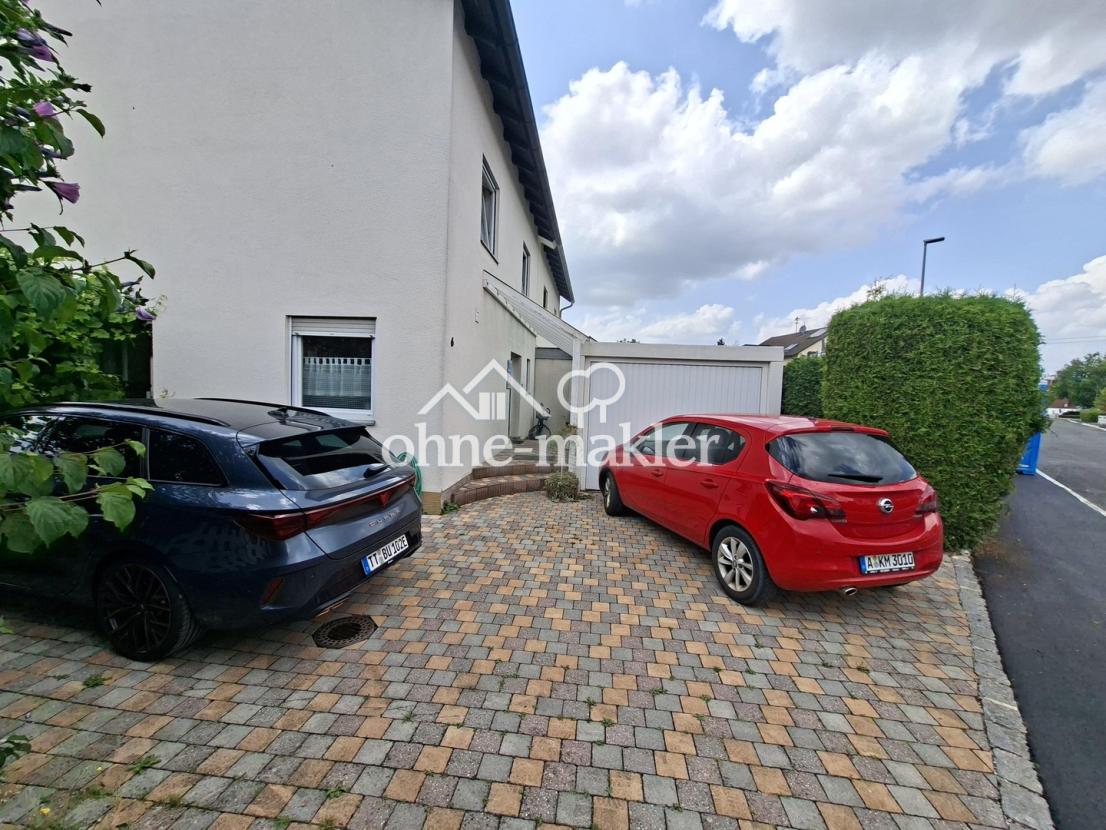 Stellplatz und Garage