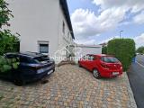 Stellplatz und Garage