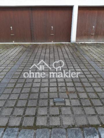 Garage mit Stellplatz