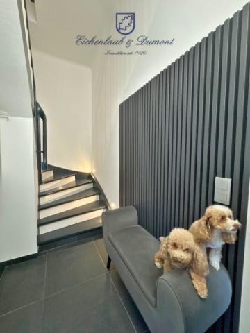 Diele EG & Treppe zum OG